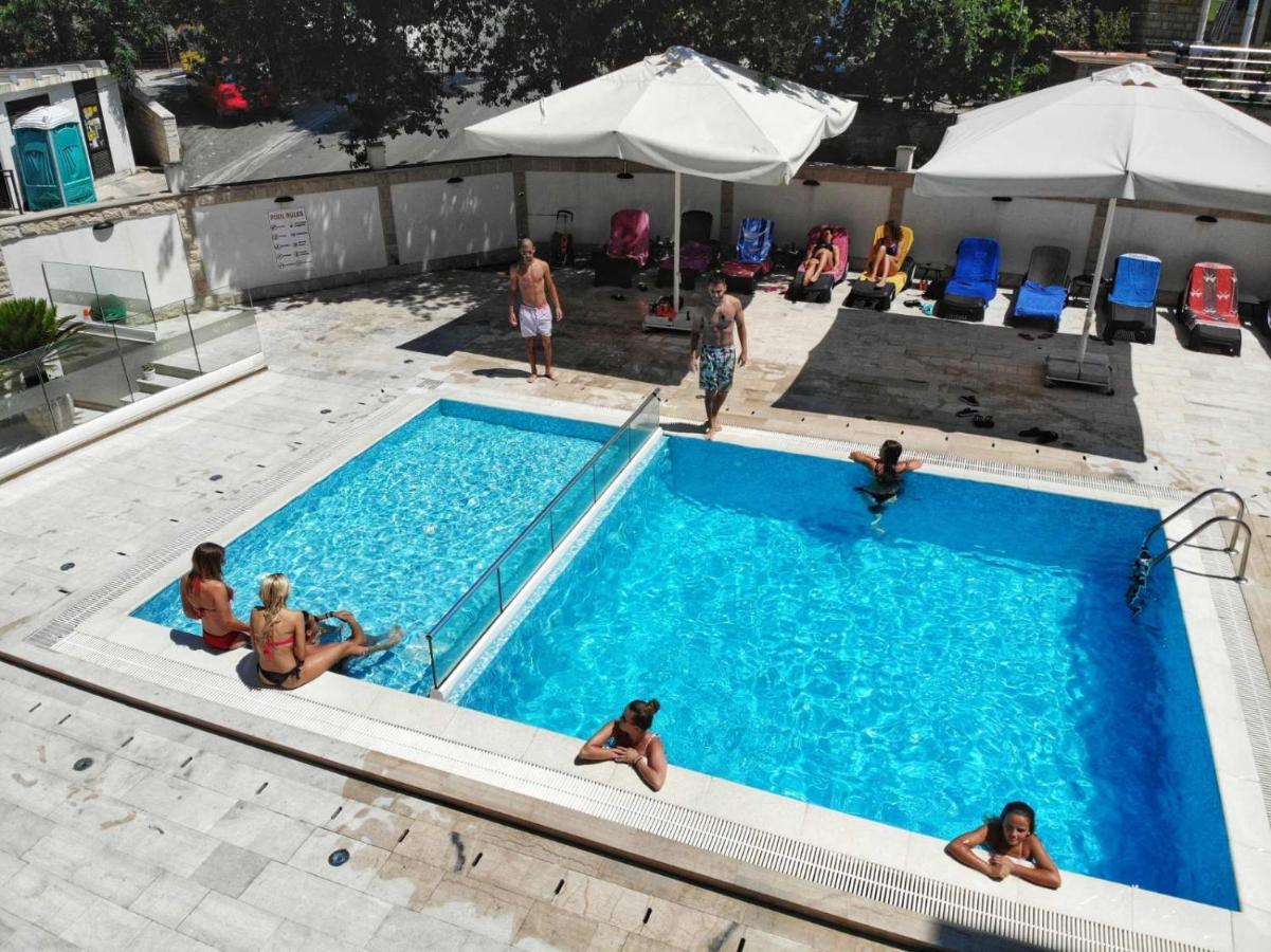 Chill And Go Aparthotel Budva Exteriör bild