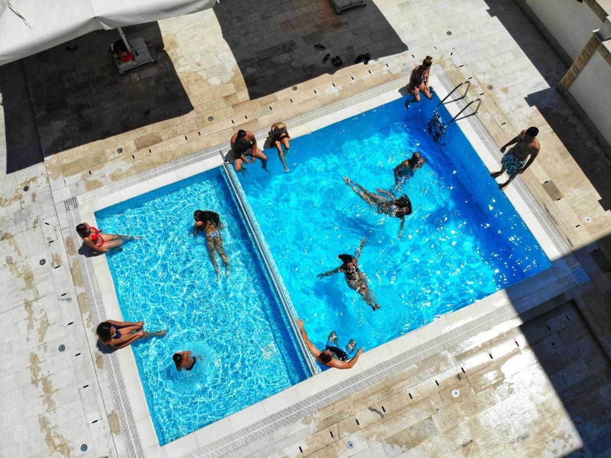 Chill And Go Aparthotel Budva Exteriör bild
